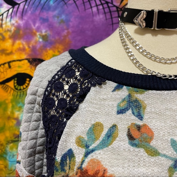 🌈 Beautiful patchwork quilt lace sweater - Picture 7 of 12